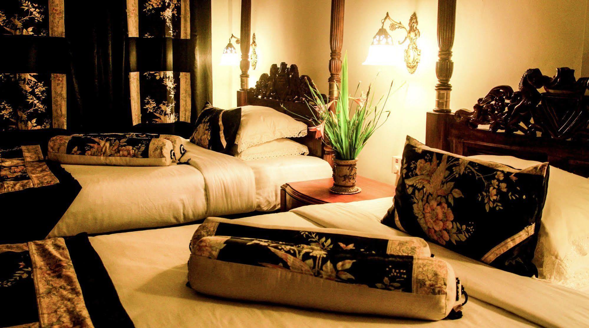 แมเนอร์ เฮาส์ Hotel Embulpure ภายนอก รูปภาพ