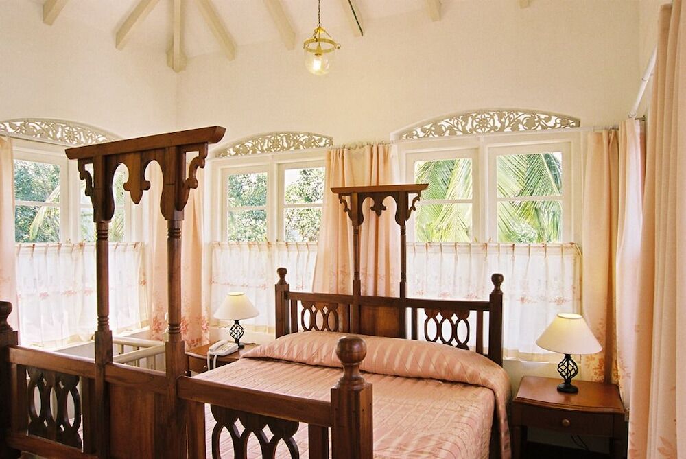 แมเนอร์ เฮาส์ Hotel Embulpure ภายนอก รูปภาพ